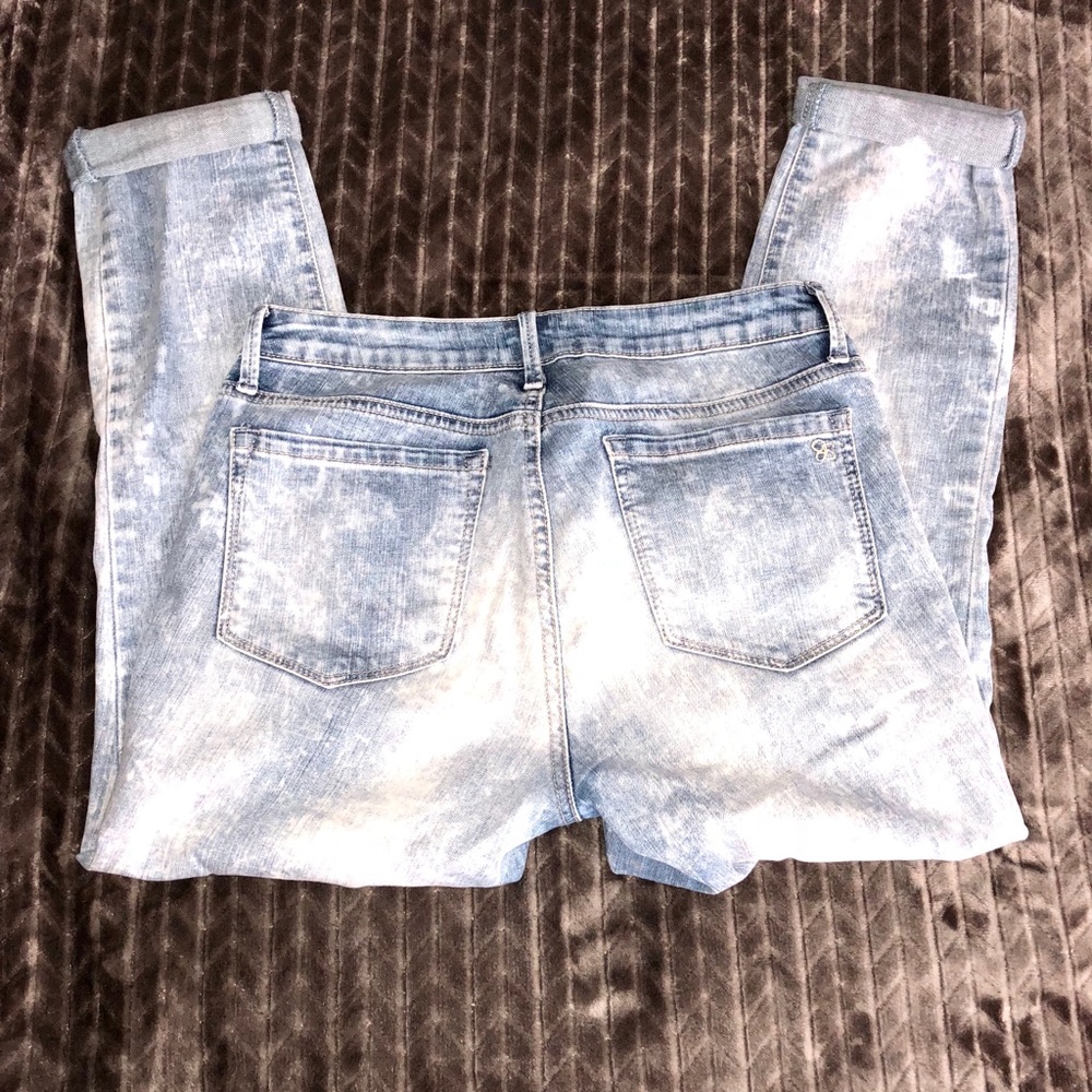 Jessica Simpson Distressed Acid Wash Skinny Crop - Picture 8 of 8